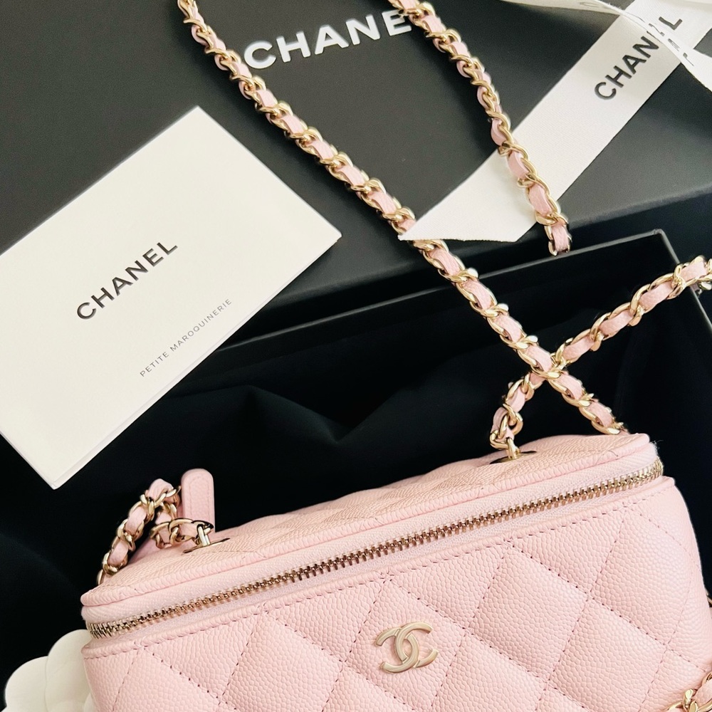 CHANEL Pink Quilted Leather Vanity Crossbody Bag with Gold Hardware - Picture 8 of 8